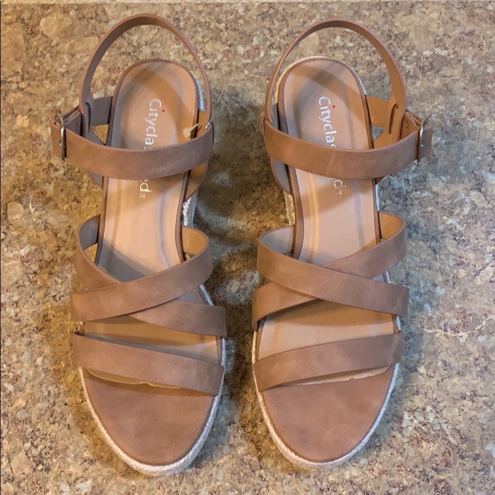 NWOT wedges